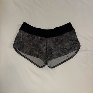 Lululemon Athletica Black Geometric Speed Up Short 2”
